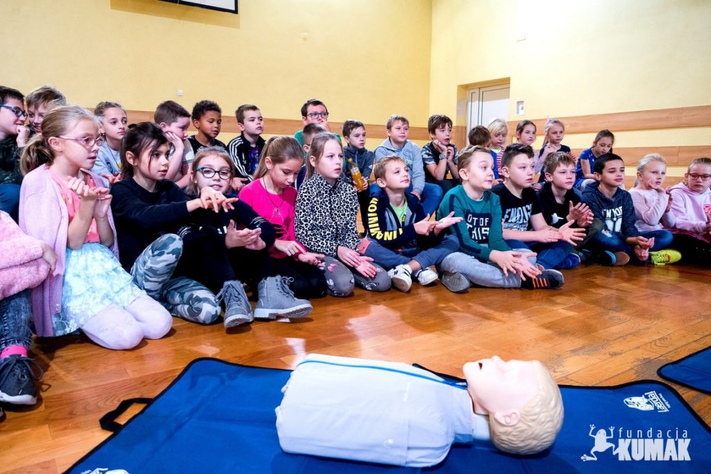 Fundacja Kumak przeprowadziła zajęcia z pierwszej pomocy w szkole podstawowej w Turku